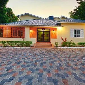 https://shirley-retreat.greaterantilleshotels.net